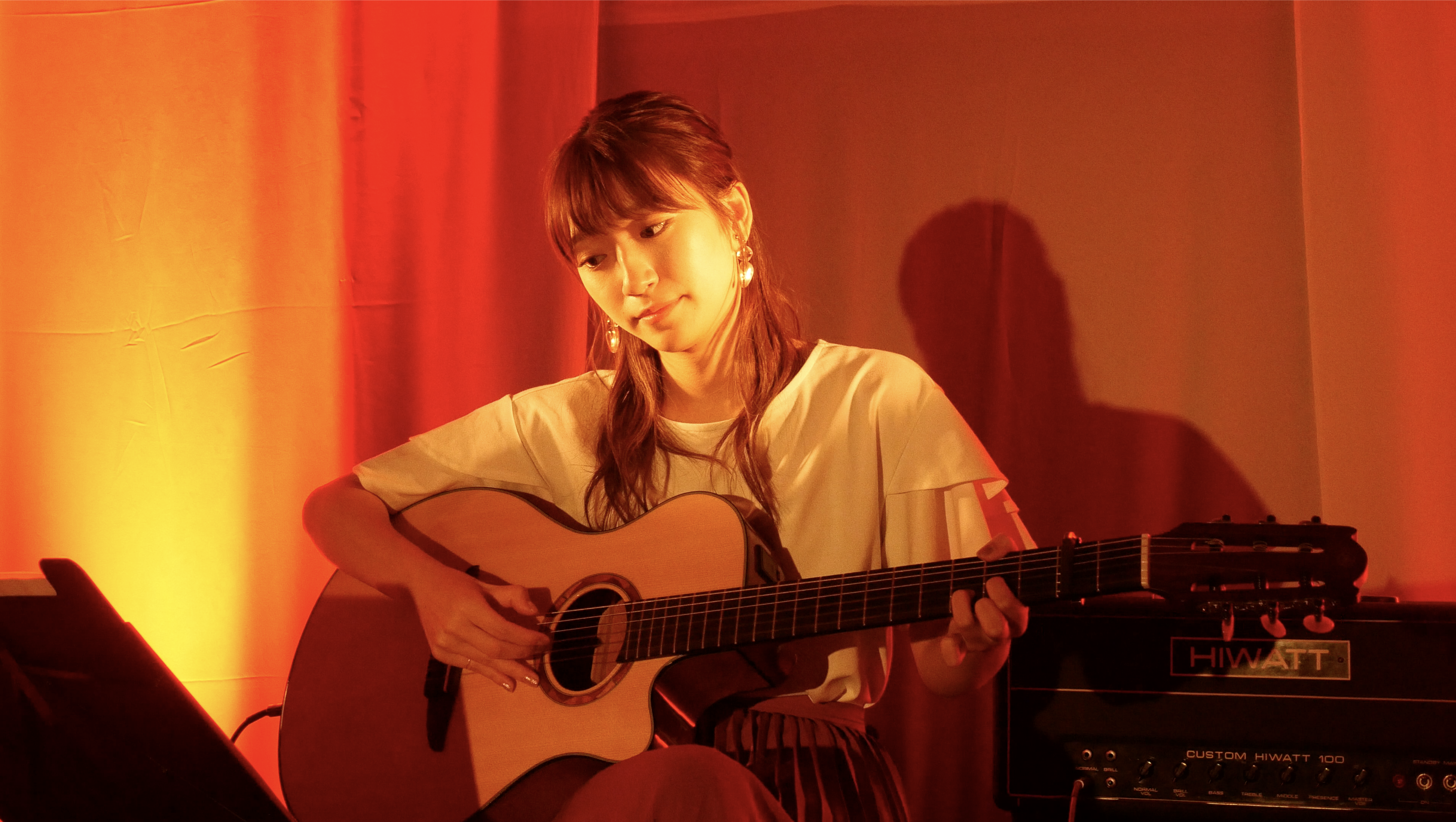 川合里奈とギター2